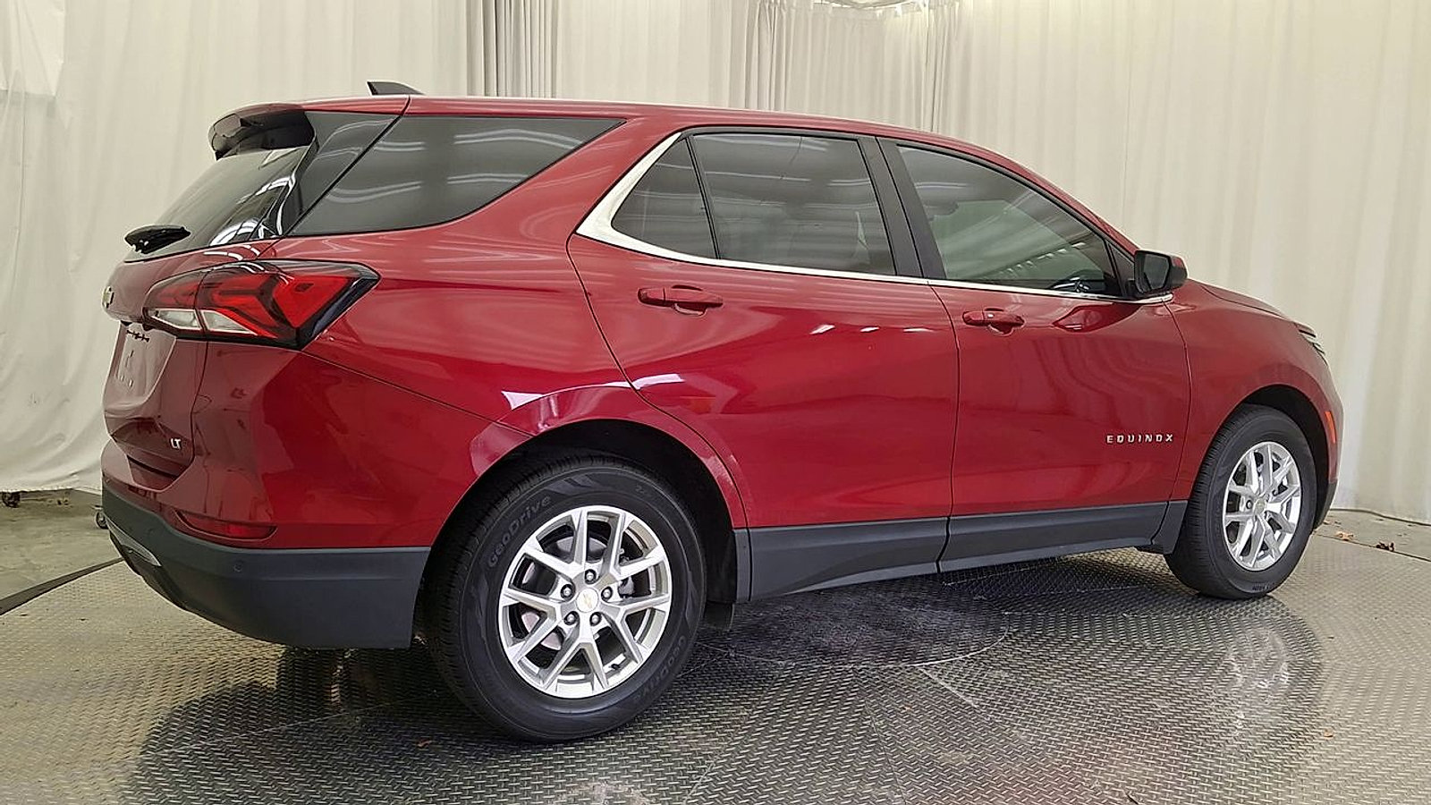 Used 2022 Chevrolet Equinox LT FWD image 4