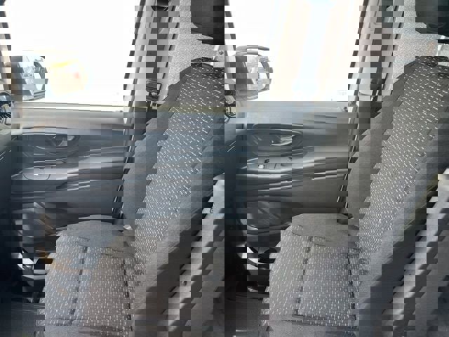 Used 2023 Mercedes-Benz Metris image 6