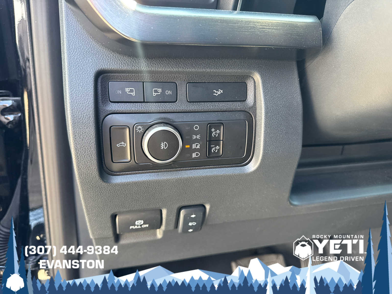 Used 2024 Ford F350 Lariat w/ Sport Appearance Package image 30