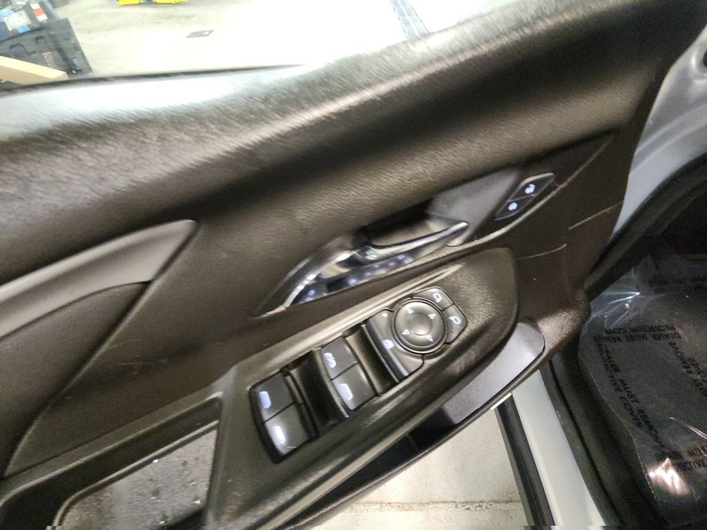 Used 2022 Chevrolet Bolt LT w/ Infotainment Package FWD image 35
