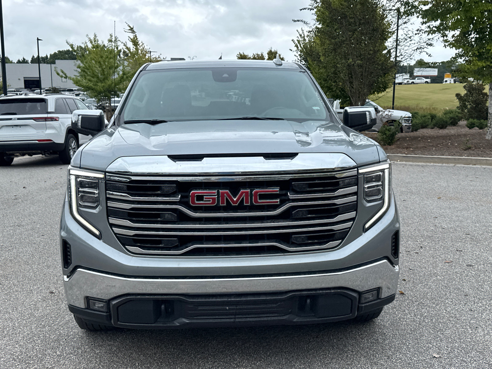 Used 2025 GMC Sierra 1500 SLT AWD/4WD image 3