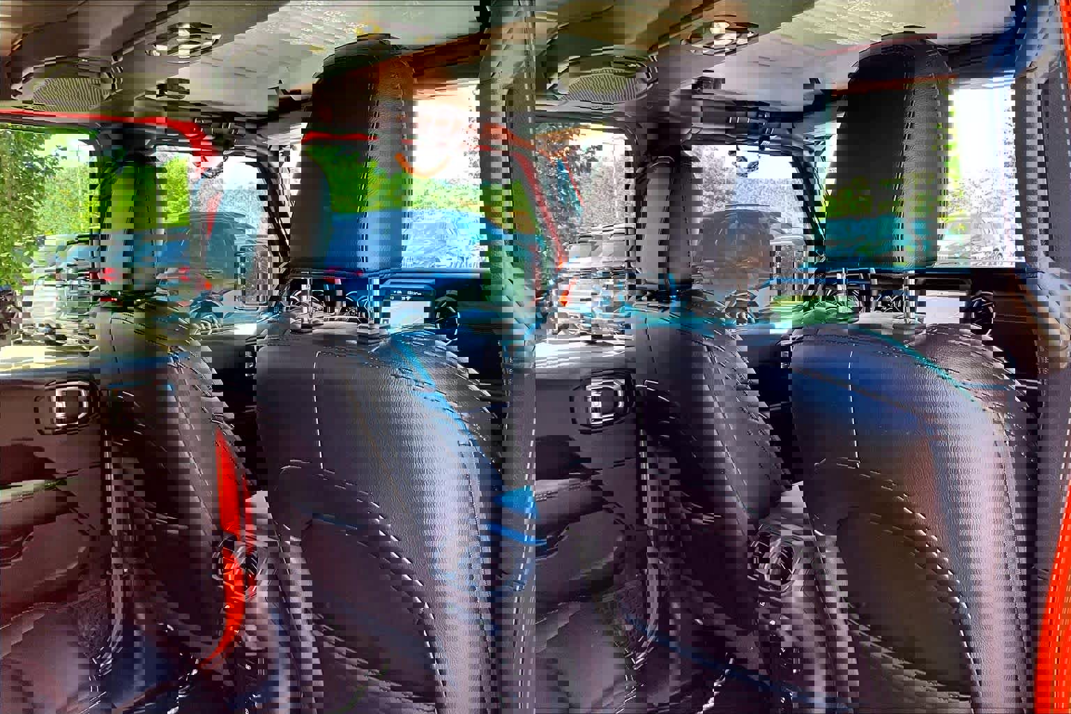 Used 2020 Jeep Wrangler Unlimited Sahara image 20