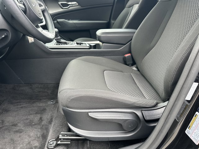 Certified 2025 Kia Sportage LX image 10