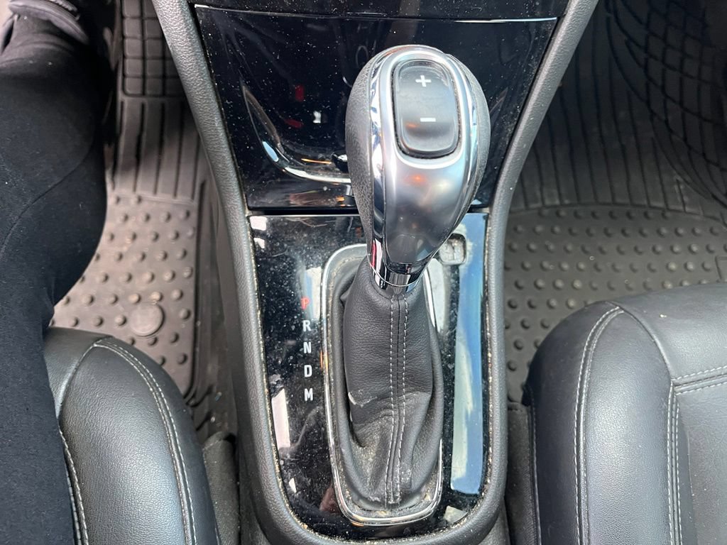 Used 2020 Buick Encore Essence FWD image 13