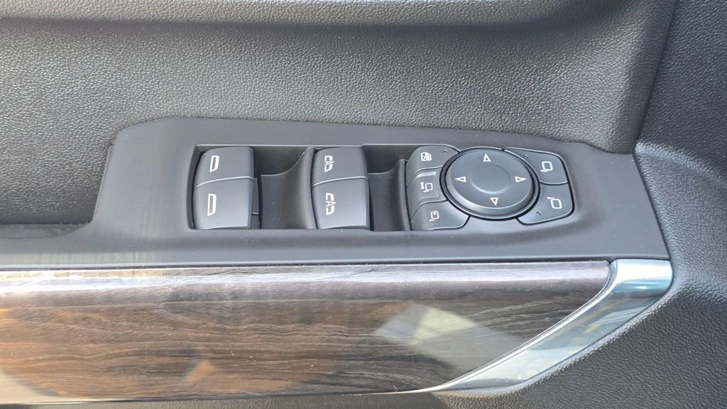 Used 2020 Chevrolet Silverado 2500 LTZ w/ LTZ Plus Package image 24