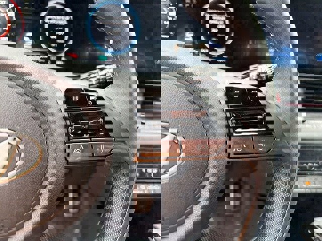 Certified 2025 Hyundai Elantra SEL image 20