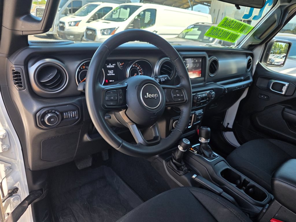 Used 2022 Jeep Wrangler Sport AWD/4WD image 5