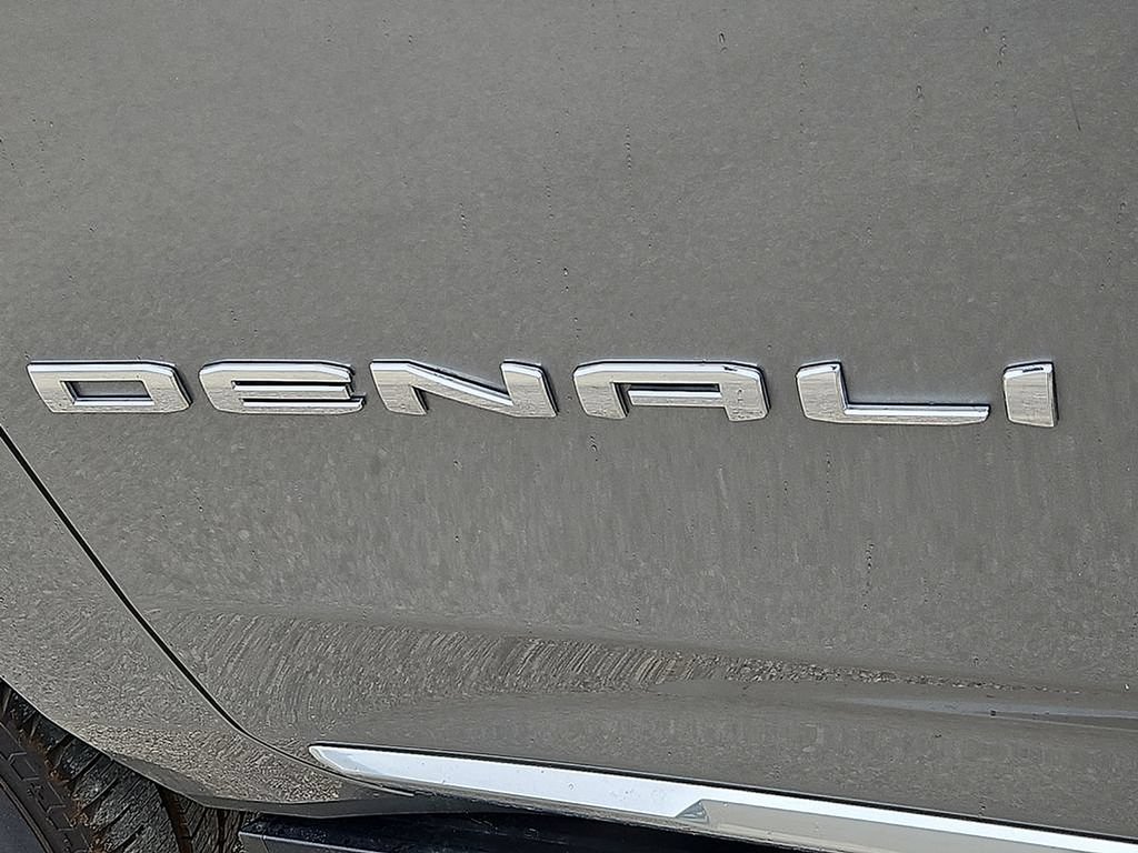 Used 2023 GMC Yukon Denali AWD/4WD image 15