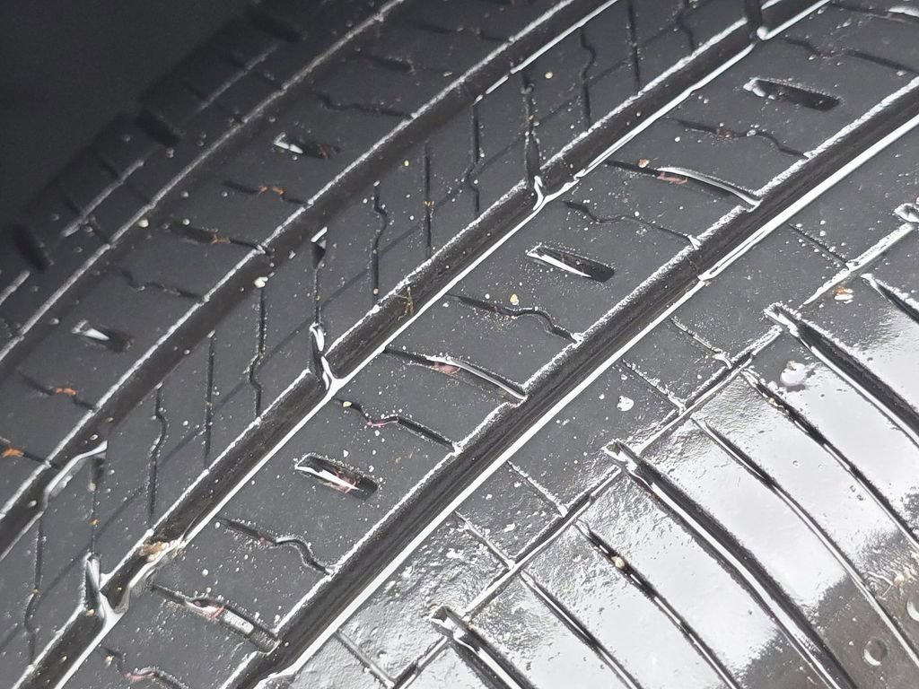 Used 2023 Kia Niro EX image 11