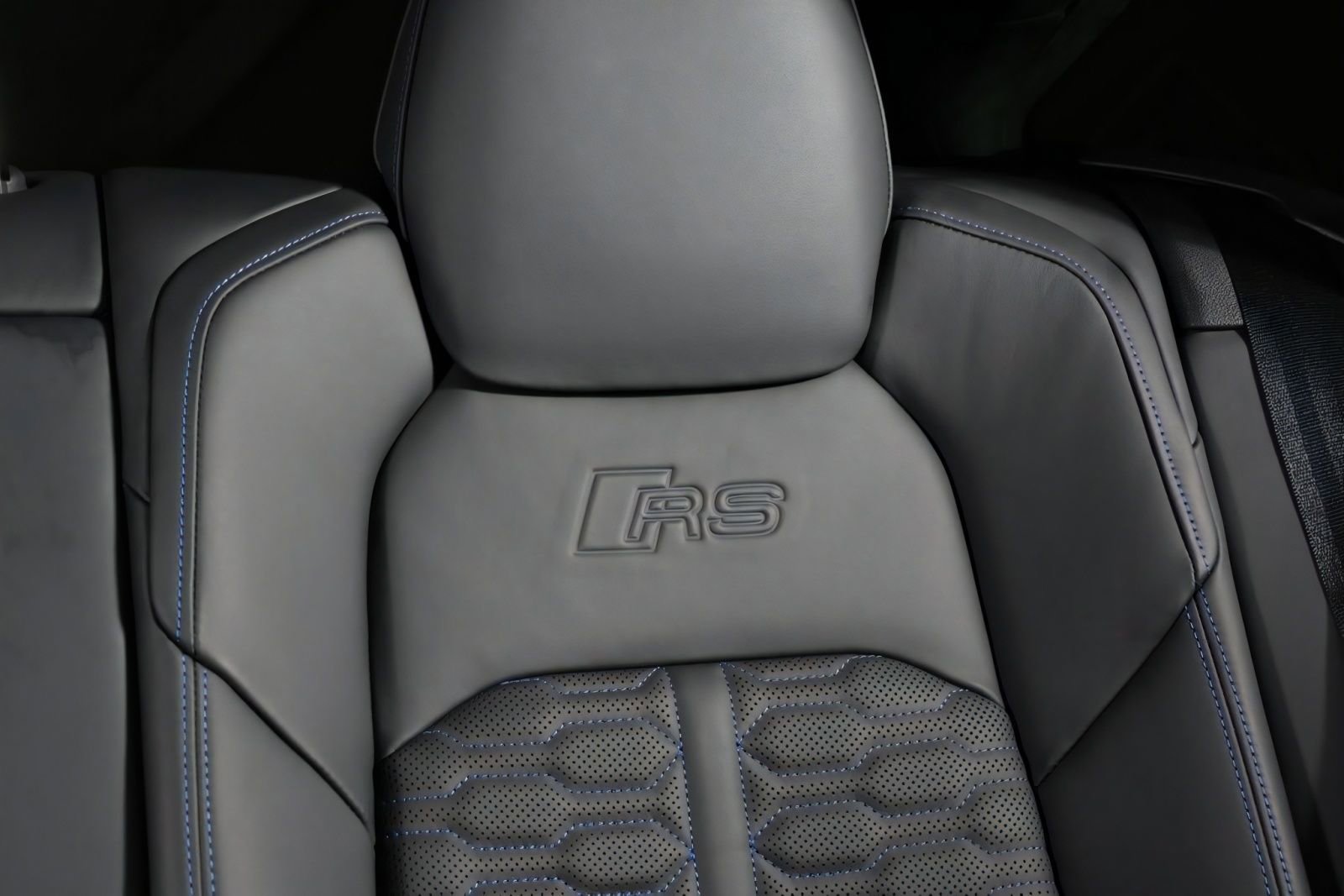 Used 2022 Audi RS 7 Sportback AWD/4WD image 22