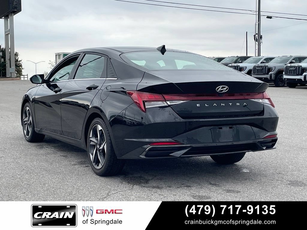 Used 2021 Hyundai Elantra SEL w/ Convenience + Premium Package FWD image 5