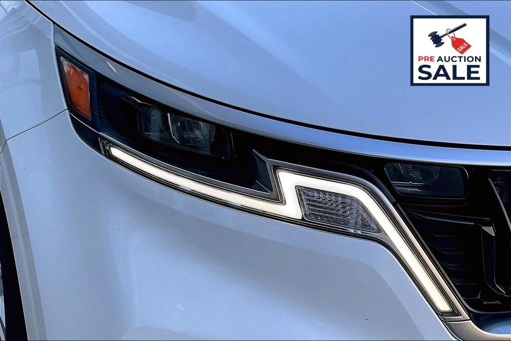 Used 2024 Kia Carnival LX image 27