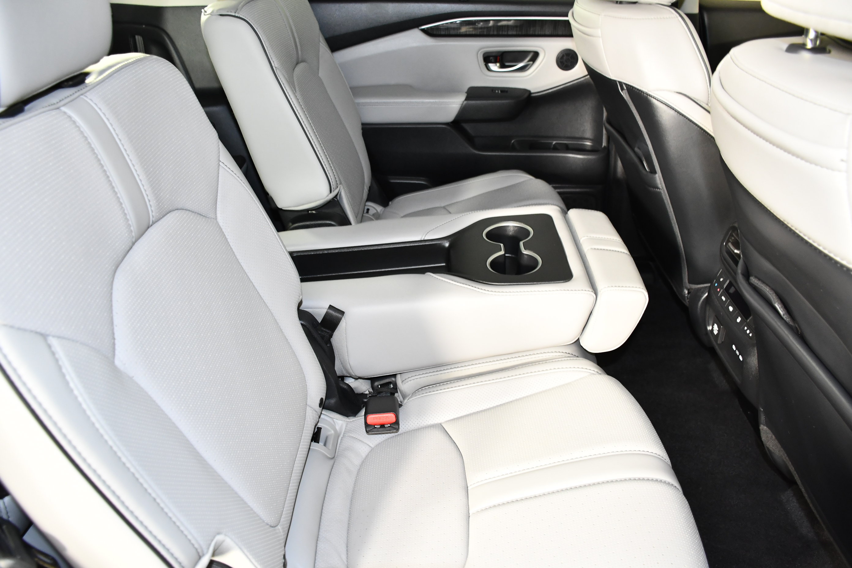 Certified 2025 Honda Pilot Elite image 46