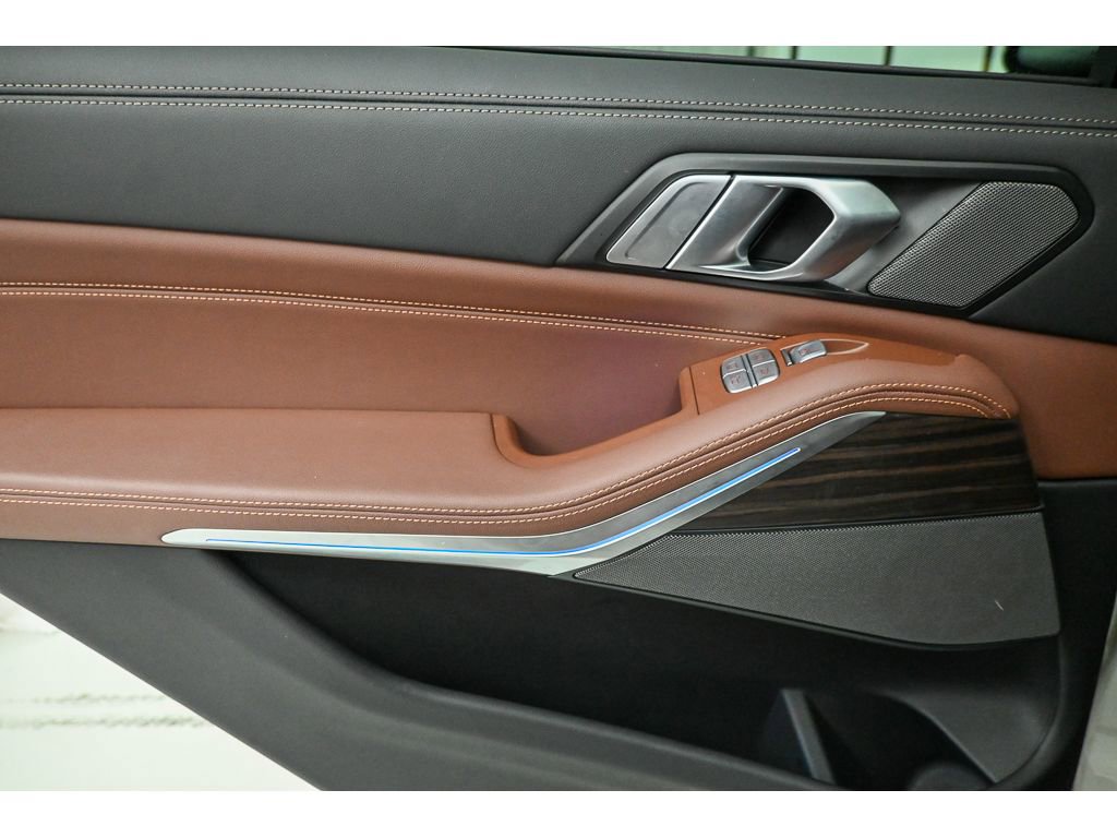 Used 2025 BMW X7 xDrive40i w/ Executive Package image 23