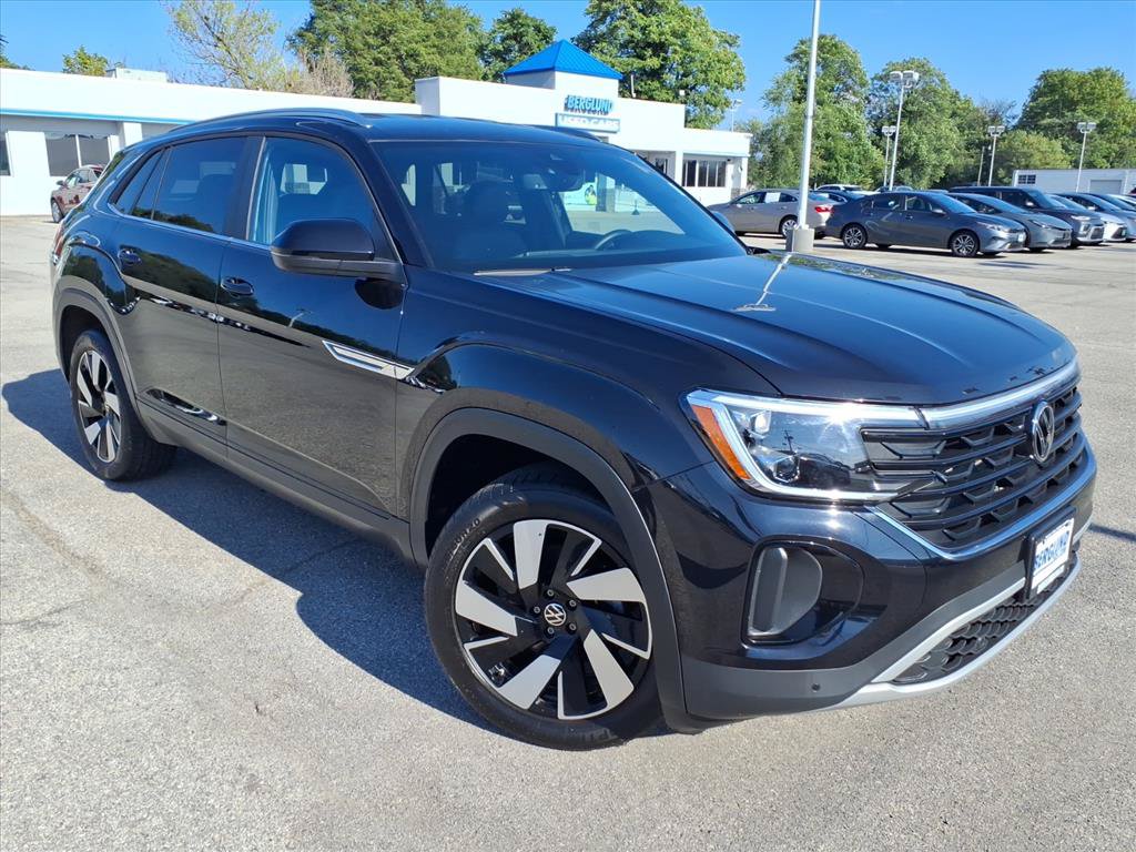 Used 2026 Volkswagen Atlas Cross Sport SE AWD/4WD image 2