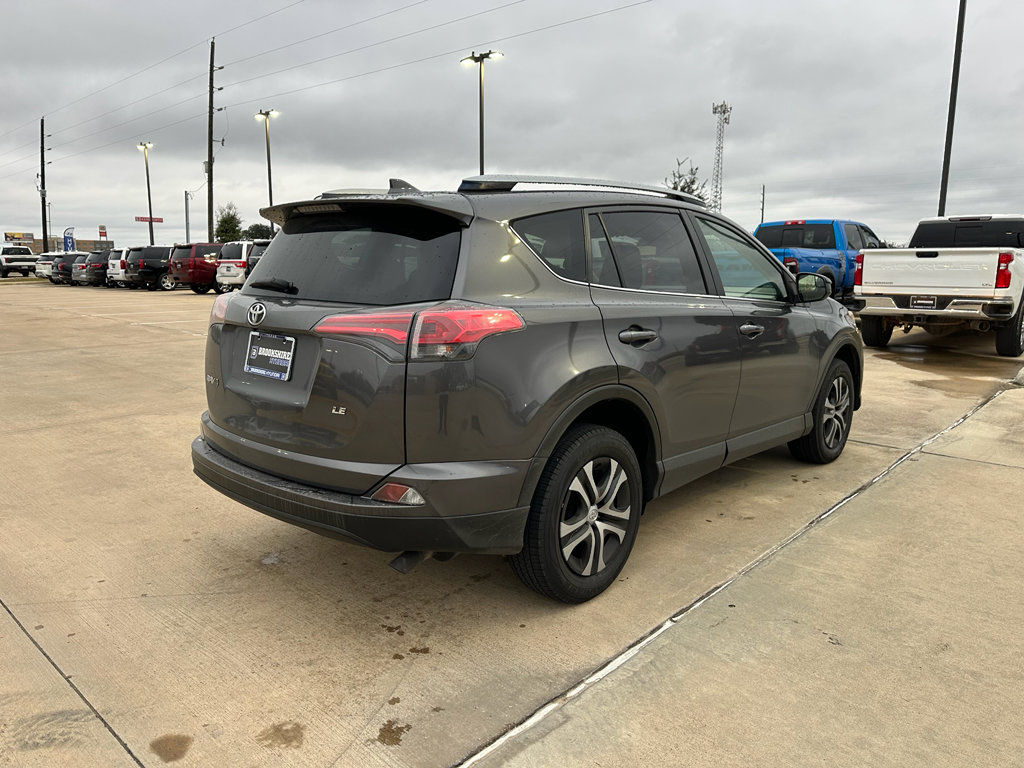 Used 2017 Toyota RAV4 LE image 5