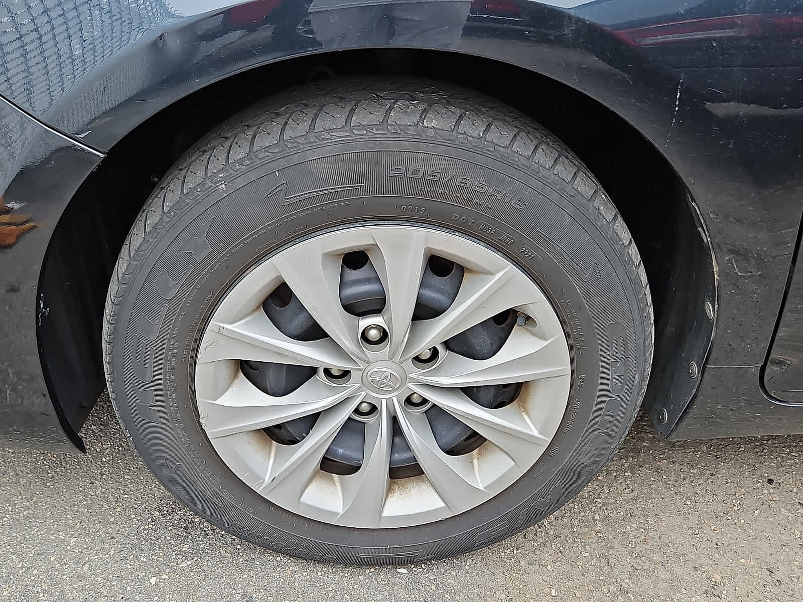 Used 2016 Toyota Camry LE FWD image 4