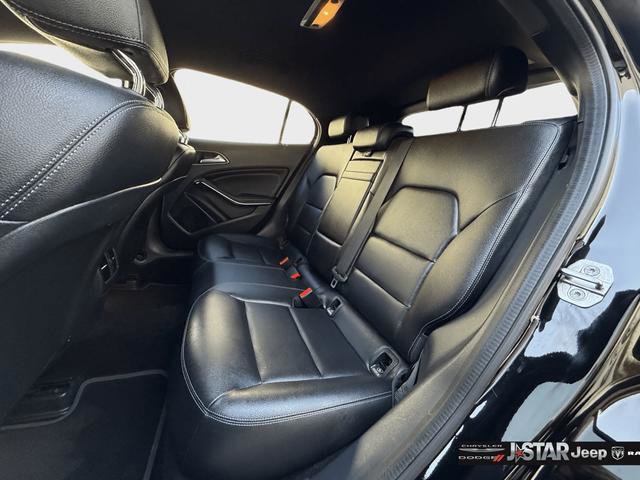 Used 2020 Mercedes-Benz GLA 250 4MATIC w/ Premium Package image 25