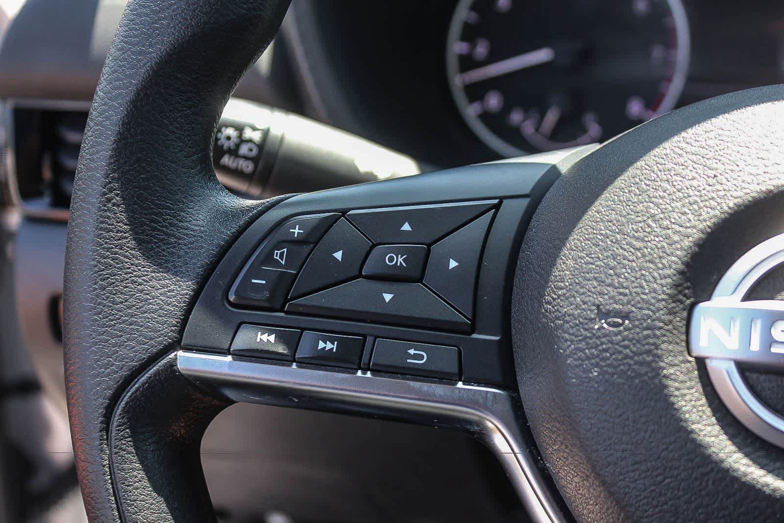 Used 2024 Nissan Sentra SV FWD image 29