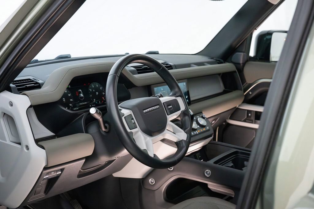 Used 2023 Land Rover Defender 110 SE image 10