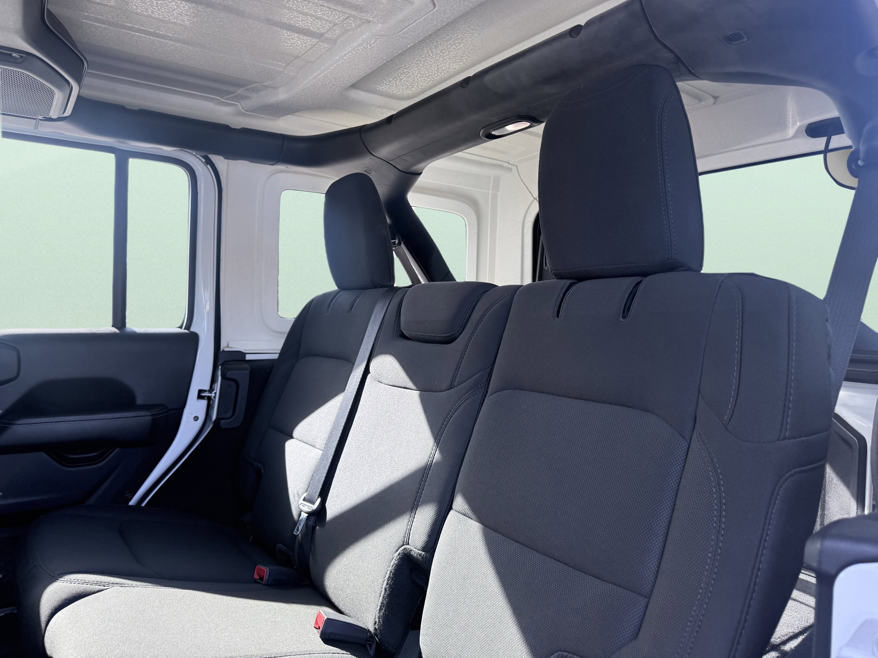 Used 2021 Jeep Wrangler Unlimited Sahara image 24