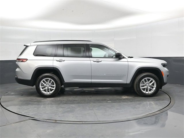 New 2025 Jeep Grand Cherokee L Laredo image 2