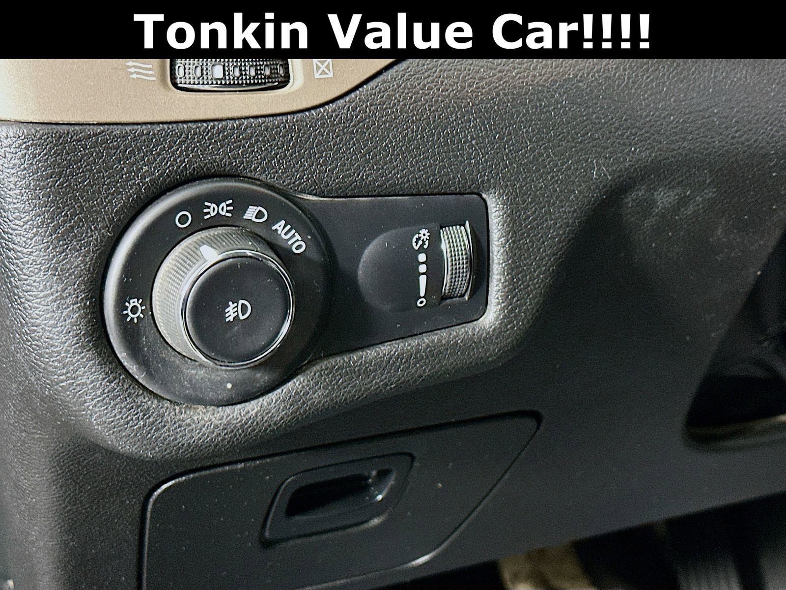 Used 2018 Jeep Cherokee Latitude image 11