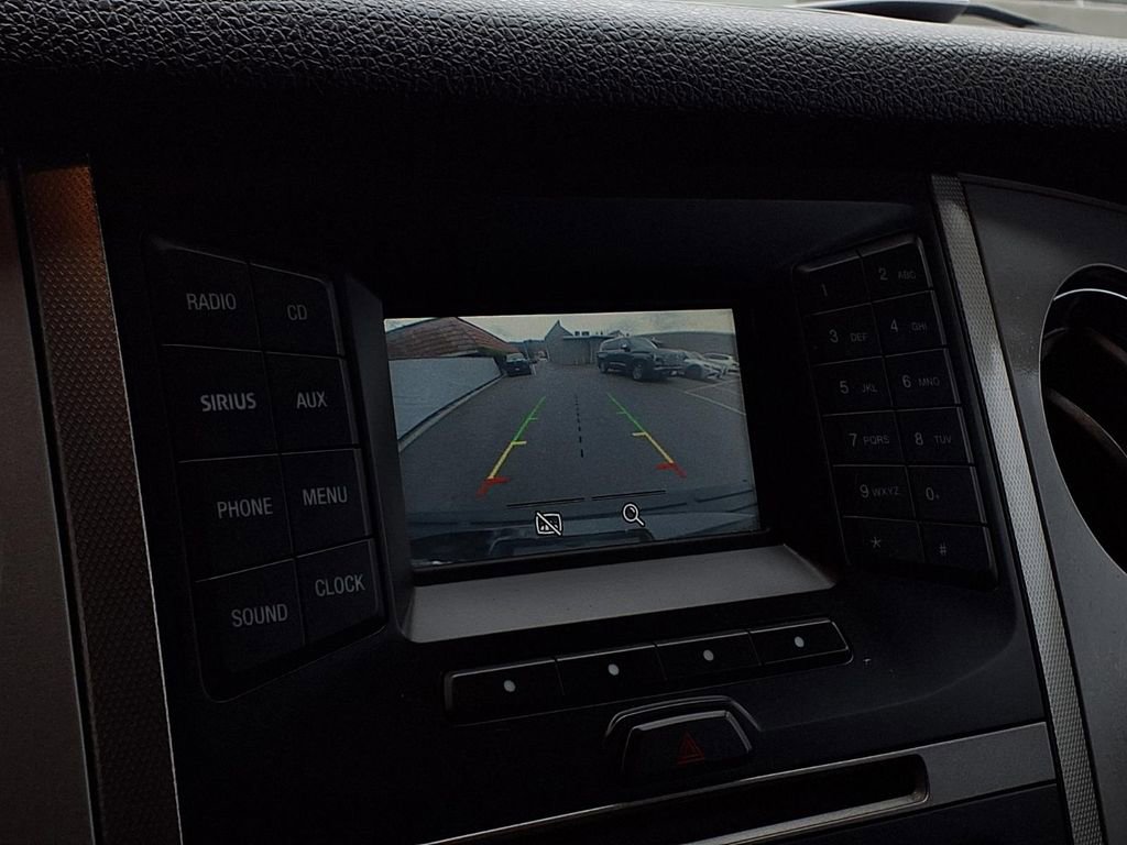 Used 2017 Ford Expedition XLT image 8