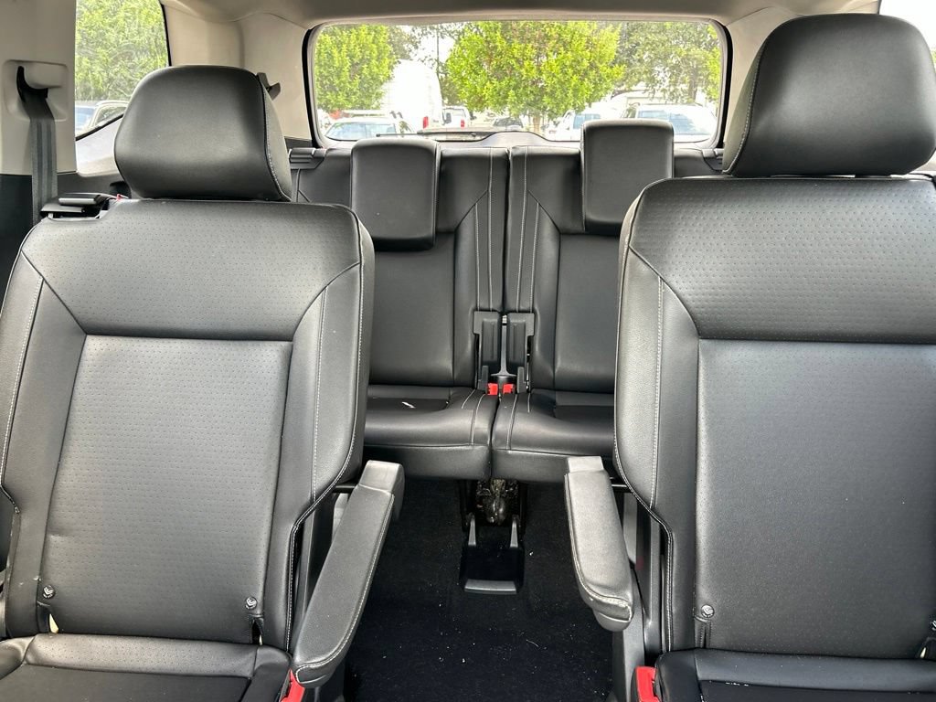 Used 2021 Volkswagen Atlas SE w/ Towing Package FWD image 13