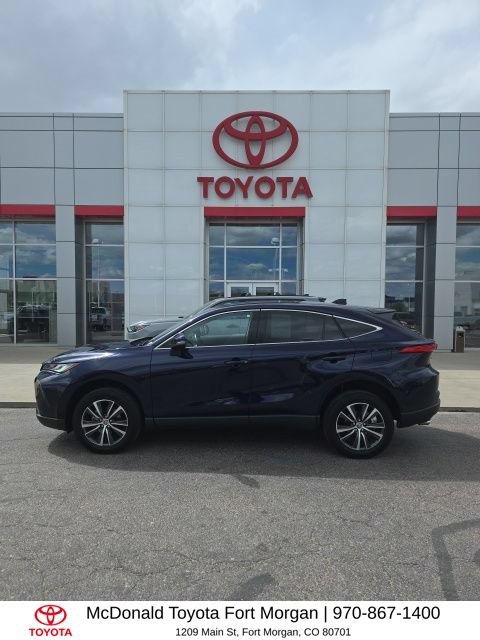Used 2023 Toyota Venza LE AWD/4WD image 2