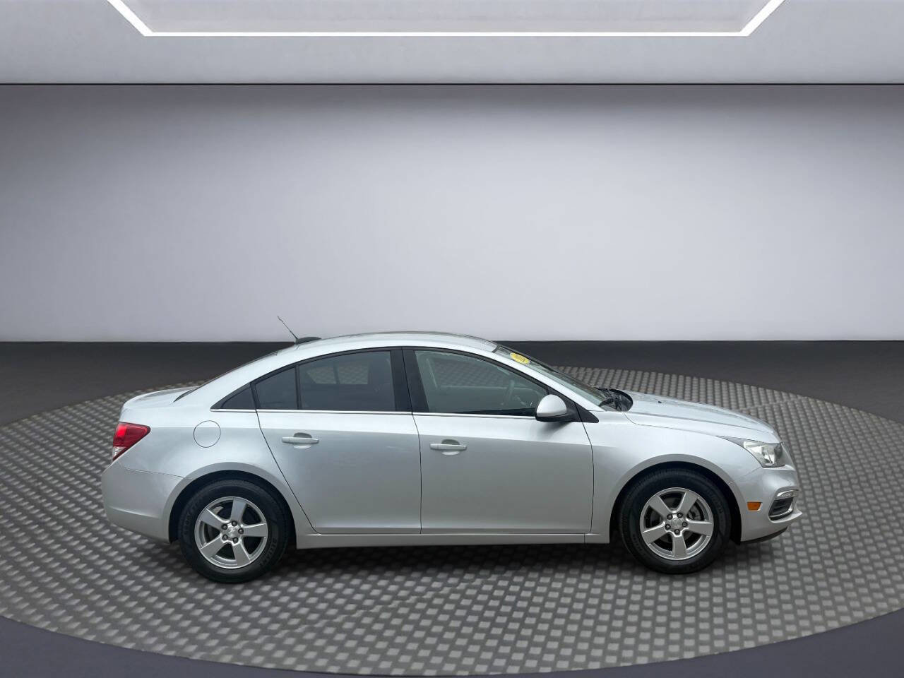 Used 2015 Chevrolet Cruze LT image 8