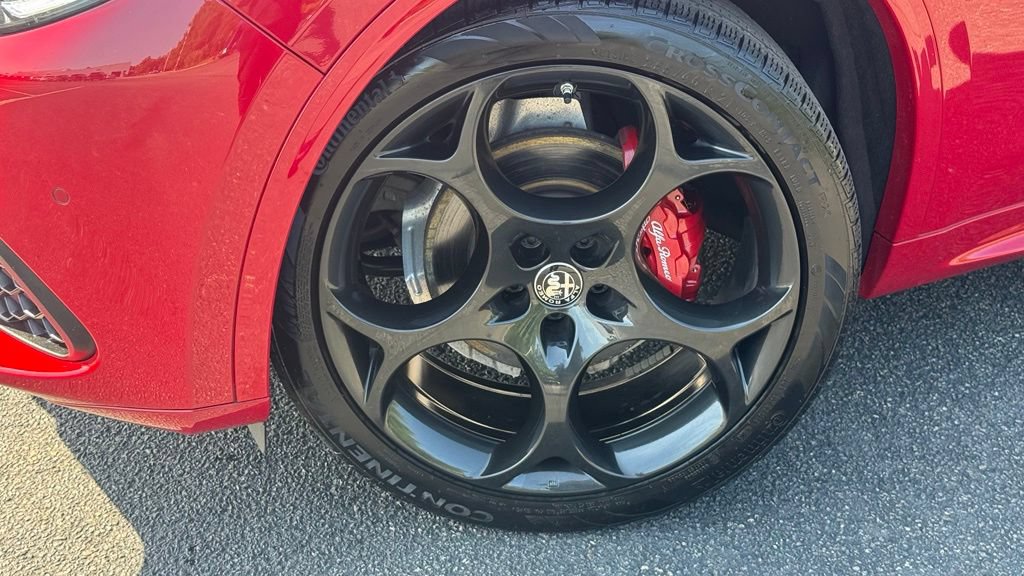 Used 2023 Alfa Romeo Stelvio Veloce AWD/4WD image 10