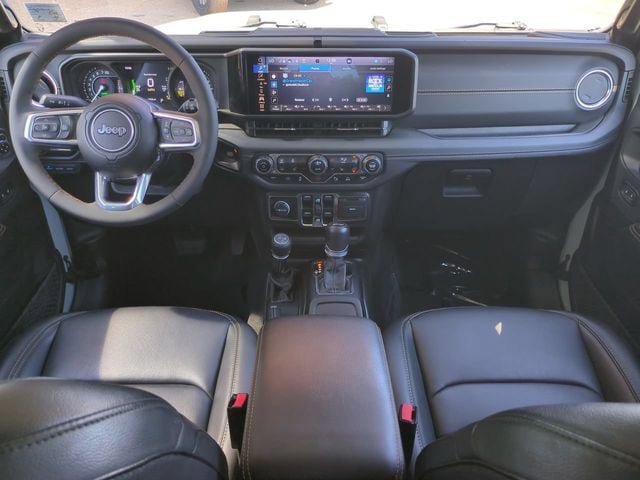 Used 2024 Jeep Wrangler Unlimited Sahara w/ Technology Group AWD/4WD image 15