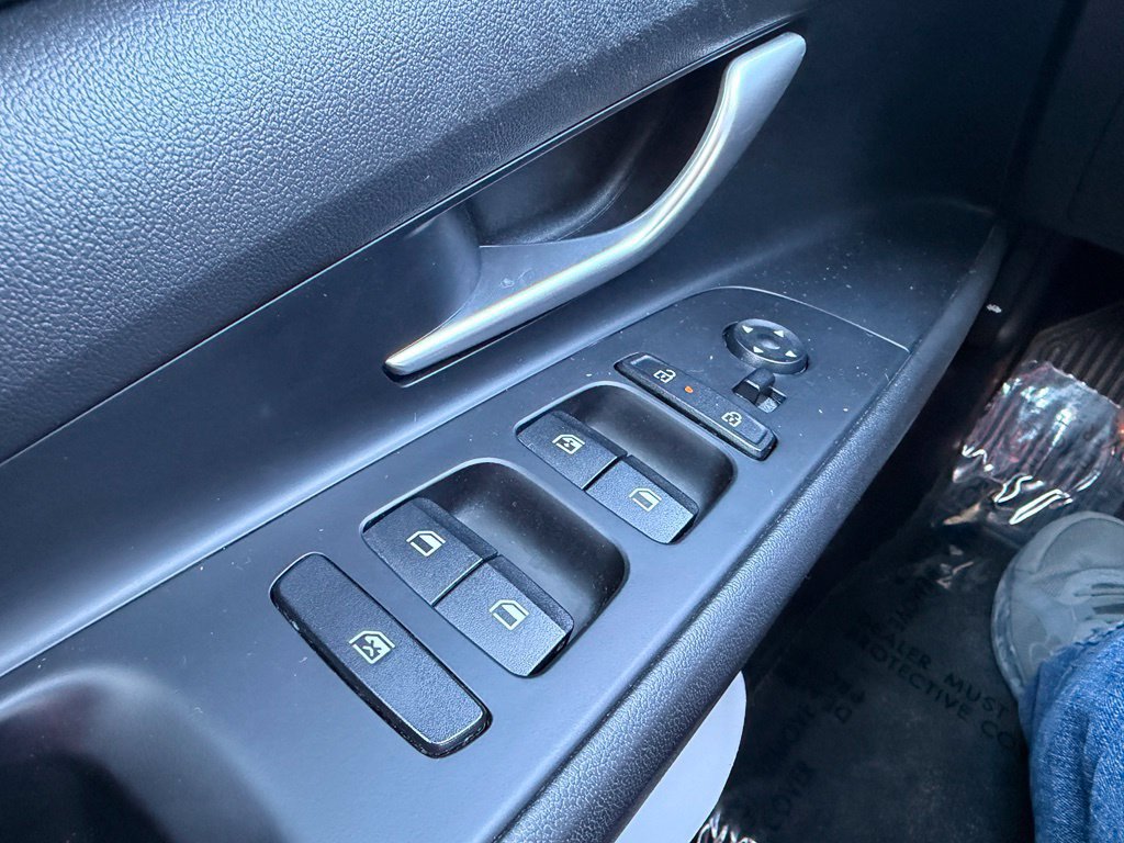 Used 2024 Hyundai Elantra SEL FWD image 25