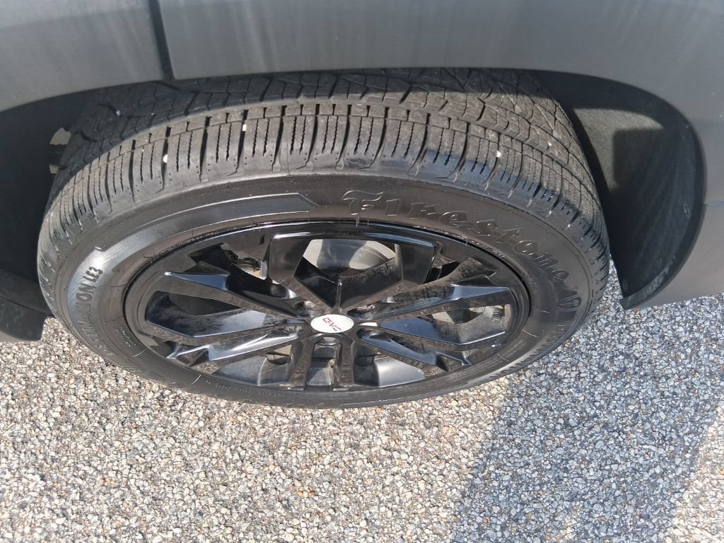 Used 2019 GMC Terrain SLE w/ Driver Convenience Package FWD image 9