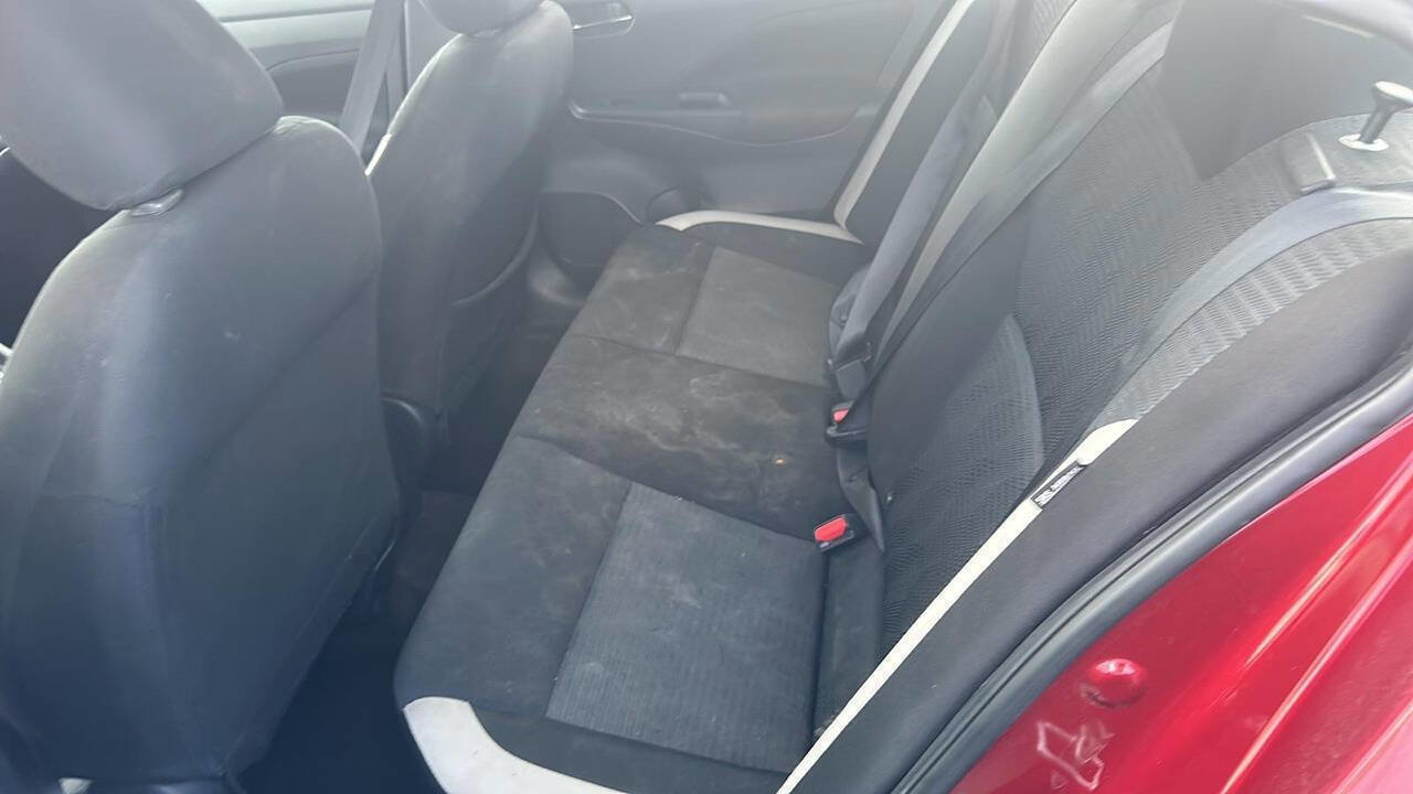 Used 2021 Nissan Versa SV image 6