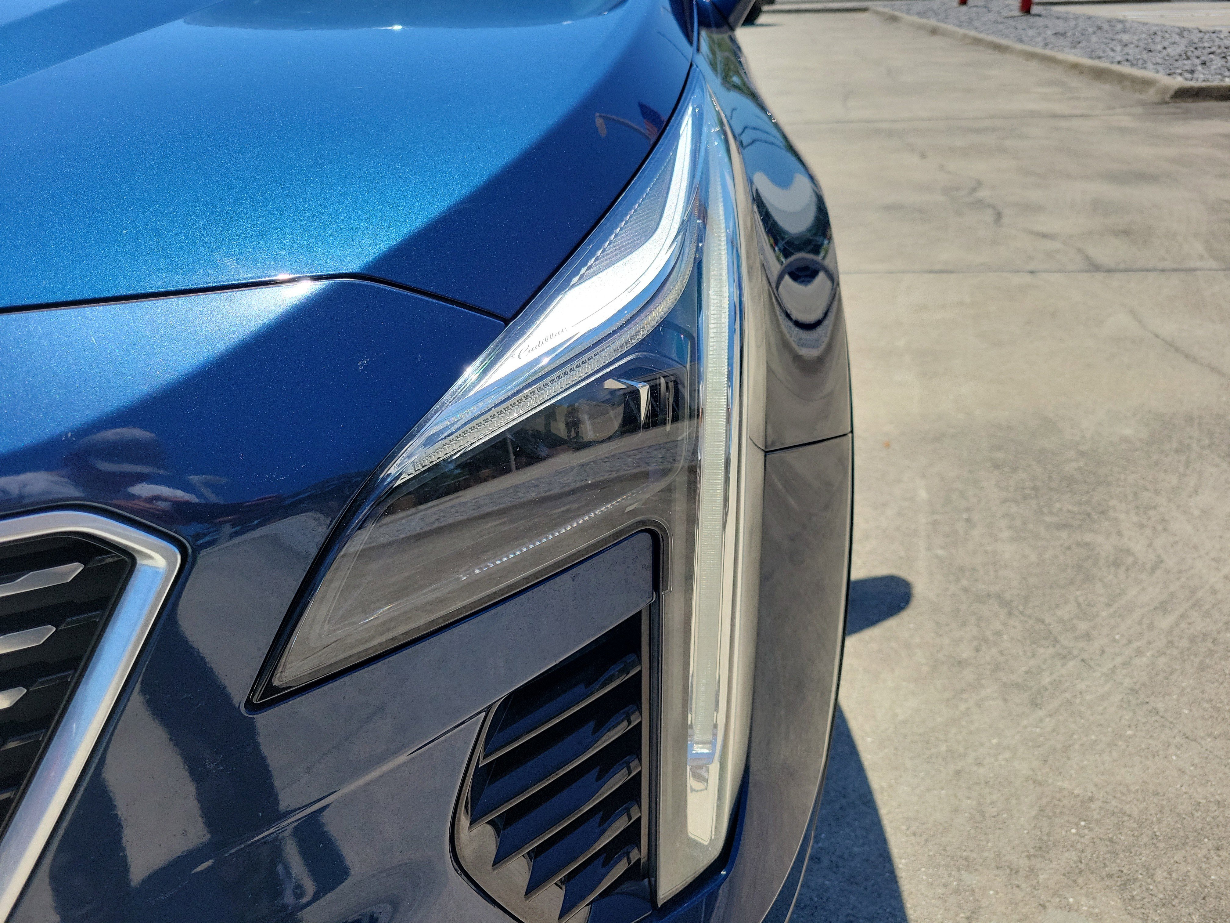 Used 2019 Cadillac XT4 Premium Luxury w/ Technology Package image 9