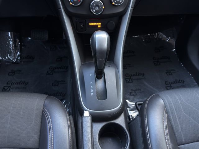 Used 2022 Chevrolet Trax LT w/ LT Convenience Package image 21