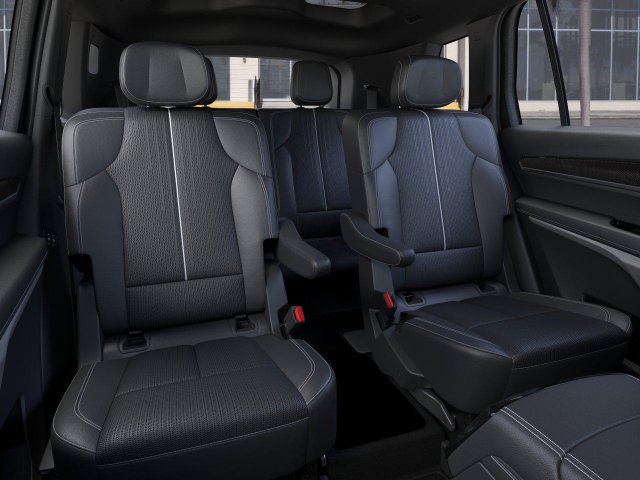 New 2027 Cadillac Vistiq Luxury AWD/4WD image 17