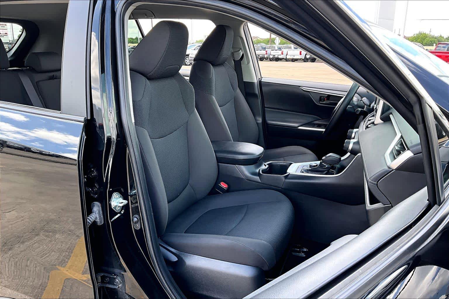 Certified 2024 Toyota RAV4 LE AWD/4WD image 9