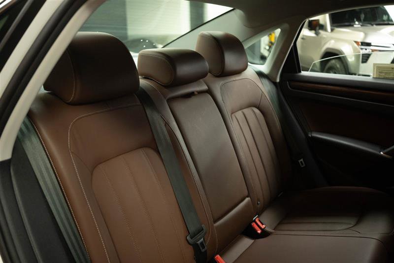 Used 2020 Volkswagen Passat 2.0T SEL image 16