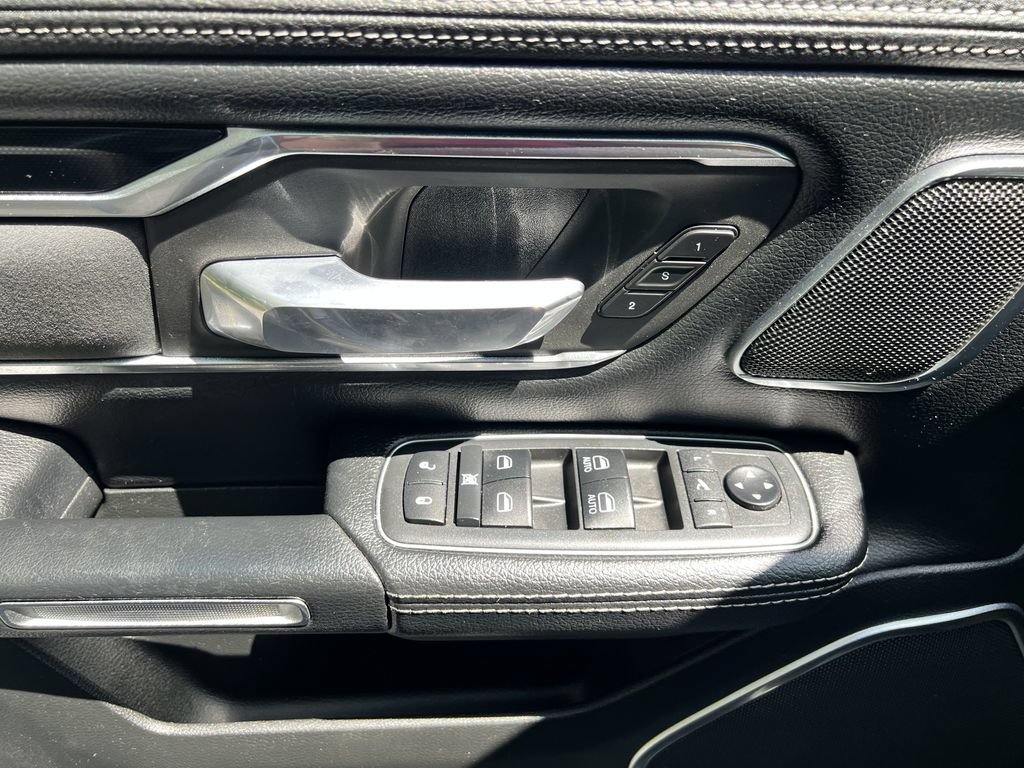 Used 2019 RAM 1500 Laramie AWD/4WD image 15