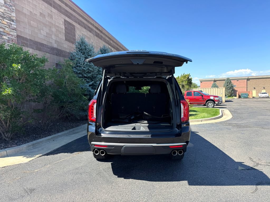 Used 2023 GMC Yukon Denali AWD/4WD image 12