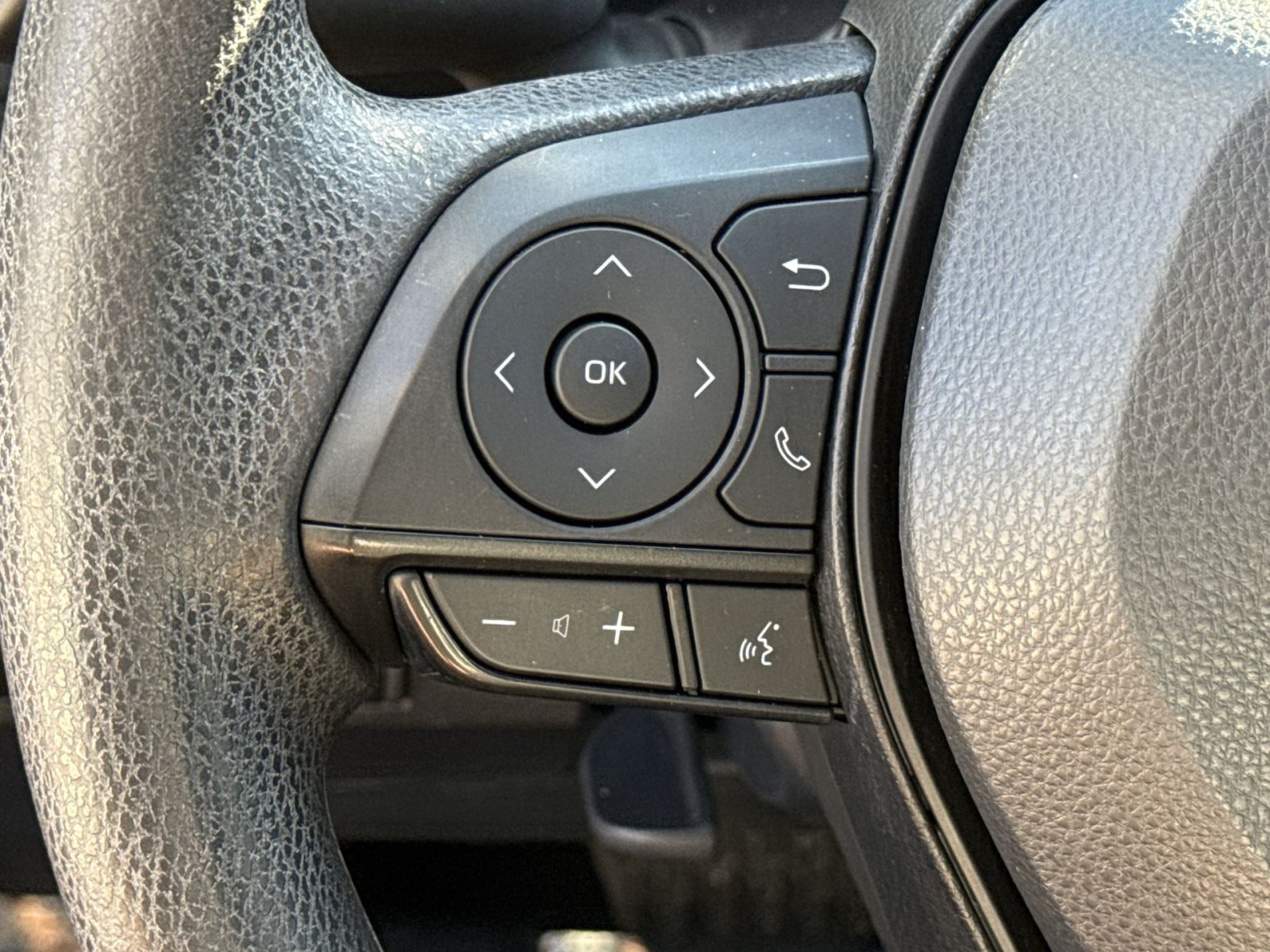 Used 2025 Toyota RAV4 XLE w/ Convenience Package AWD/4WD image 18