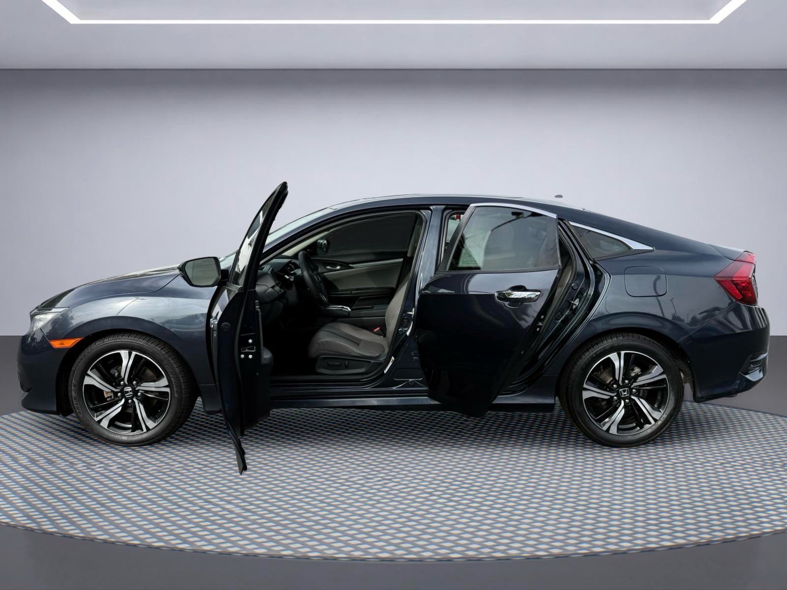 Used 2017 Honda Civic Touring image 12