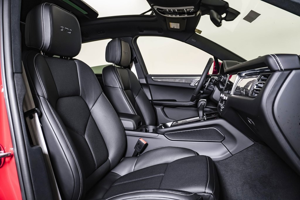 New 2026 Porsche Macan GTS image 15