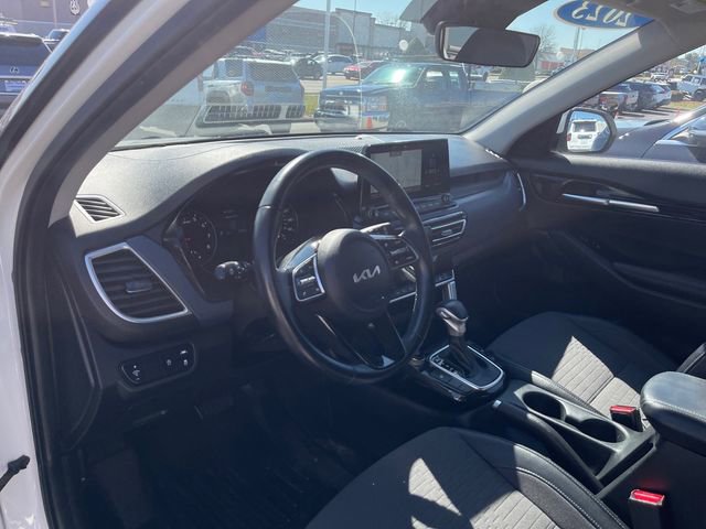 Used 2023 Kia Seltos Nightfall Edition image 8