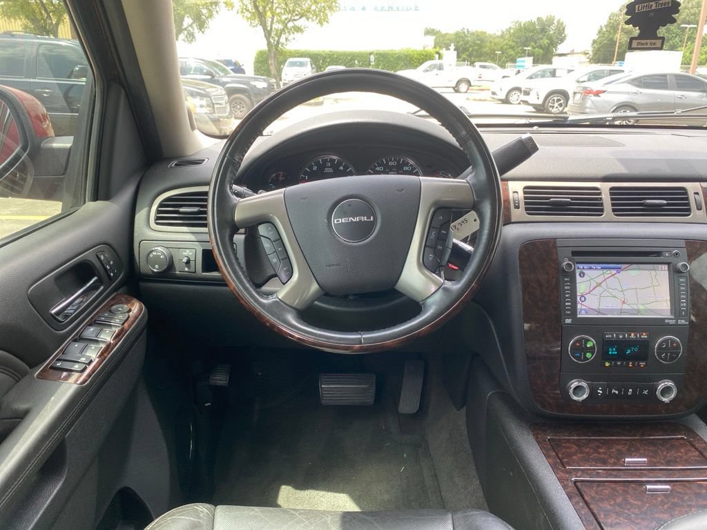 Used 2014 GMC Yukon XL Denali AWD/4WD image 17