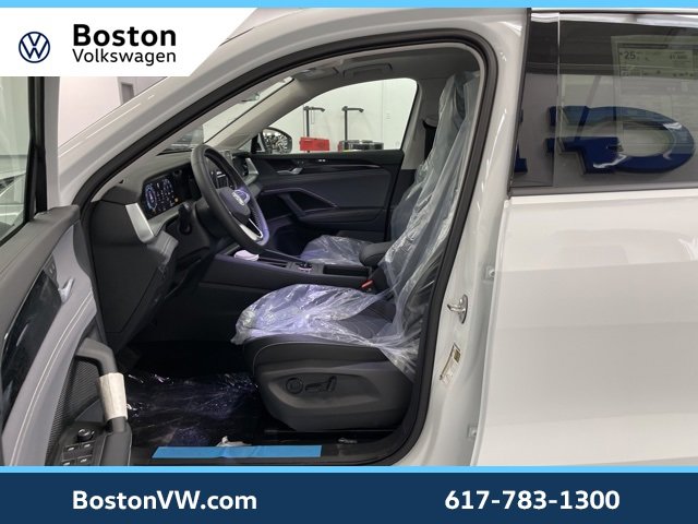 New 2026 Volkswagen Tiguan SE image 9