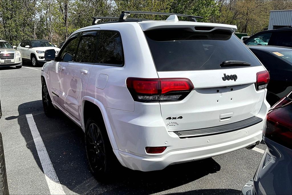 Used 2019 Jeep Grand Cherokee Altitude image 3